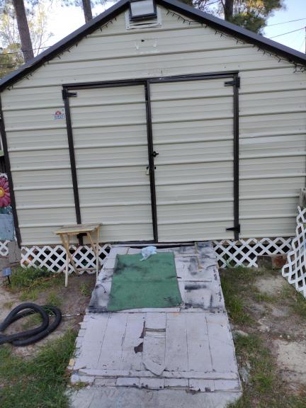 Garage sale in Thomson, Georgia of Garage Sale Showcase Member Tamtamlets buy. 5 items currently listed for sale.