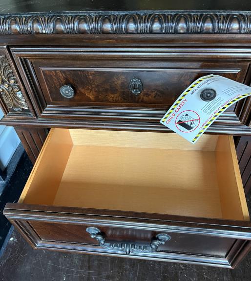 Garage sale in New Rochelle, New York of Garage Sale Showcase Member MissATX22.