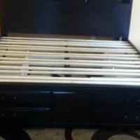 King Bedroom Set for sale in Fayetteville GA by Garage Sale Showcase member willowaj1014, posted 07/25/2023