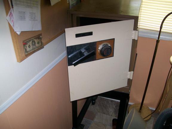 Floor safe for sale in Burr Oak MI