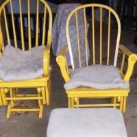 Glader chair and rocker for sale in Burr Oak MI by Garage Sale Showcase member junkman46, posted 05/02/2022