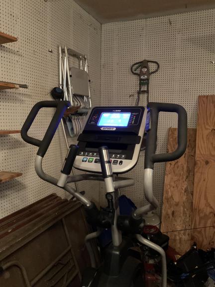 Spirit XE295 Model Elliptical for sale in Amherst NY