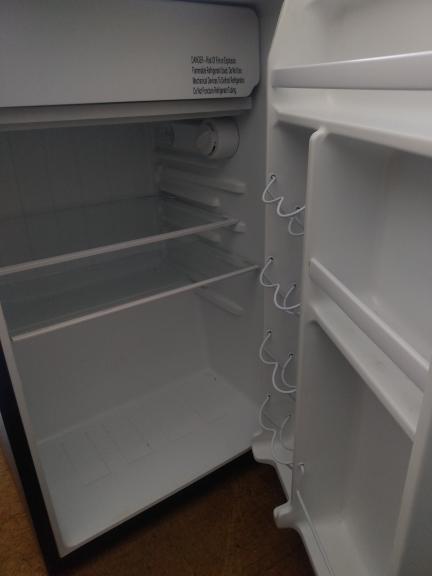 Whirlpool mini fridge 4.3 cubic