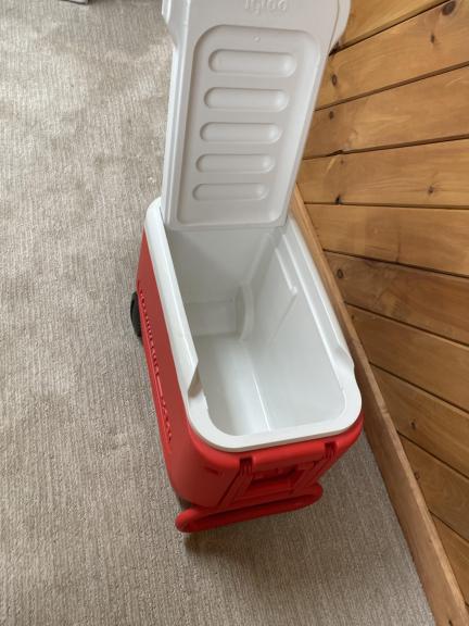 Igloo wheelie Cooler