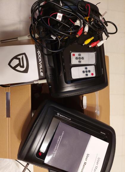 Head Rest Monitor For Vehicle