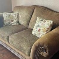 Love Seat for sale in Abilene TX by Garage Sale Showcase member Glenda D. Mascari, posted 07/10/2022