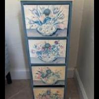 Floral Stand for sale in Miami FL by Garage Sale Showcase member ctshriner, posted 03/26/2025