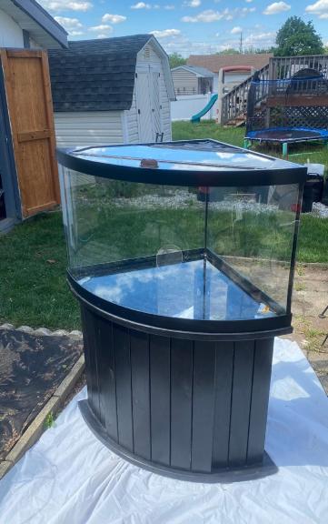 55 Gallon corner aquarium Tank for sale in Sayreville NJ