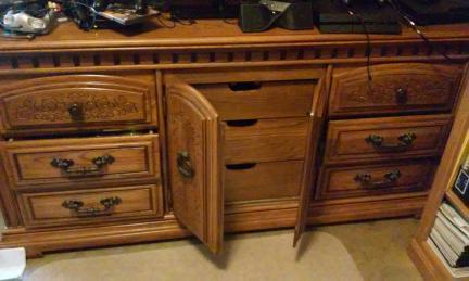 Broyhill Oak Bedroom Set for sale in Niagara Falls NY