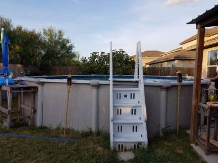 21 Ft Round pool for sale in Converse TX