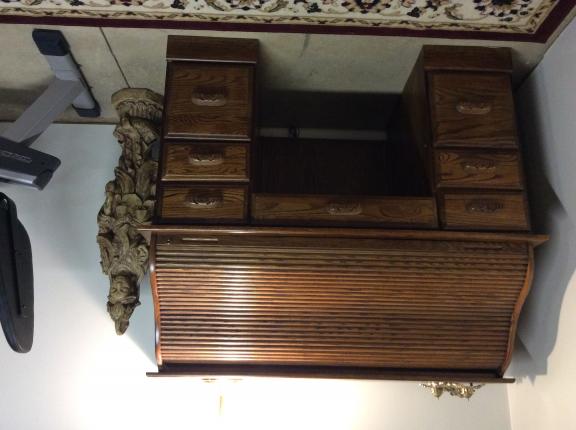 Garage sale in Tiffin, Ohio of Garage Sale Showcase Member 1lokapo. 2 items currently listed for sale.