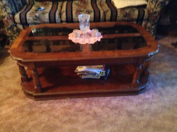 Coffee table and 2 end tables for sale in Carlyle IL