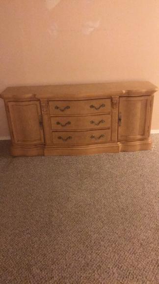 Ashley dinning room set