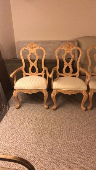 Ashley dinning room set