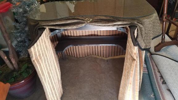 Make-up table