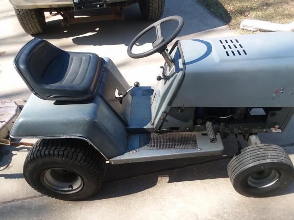 Sears and craftsman riding mower for sale in Coloma, Mi MI