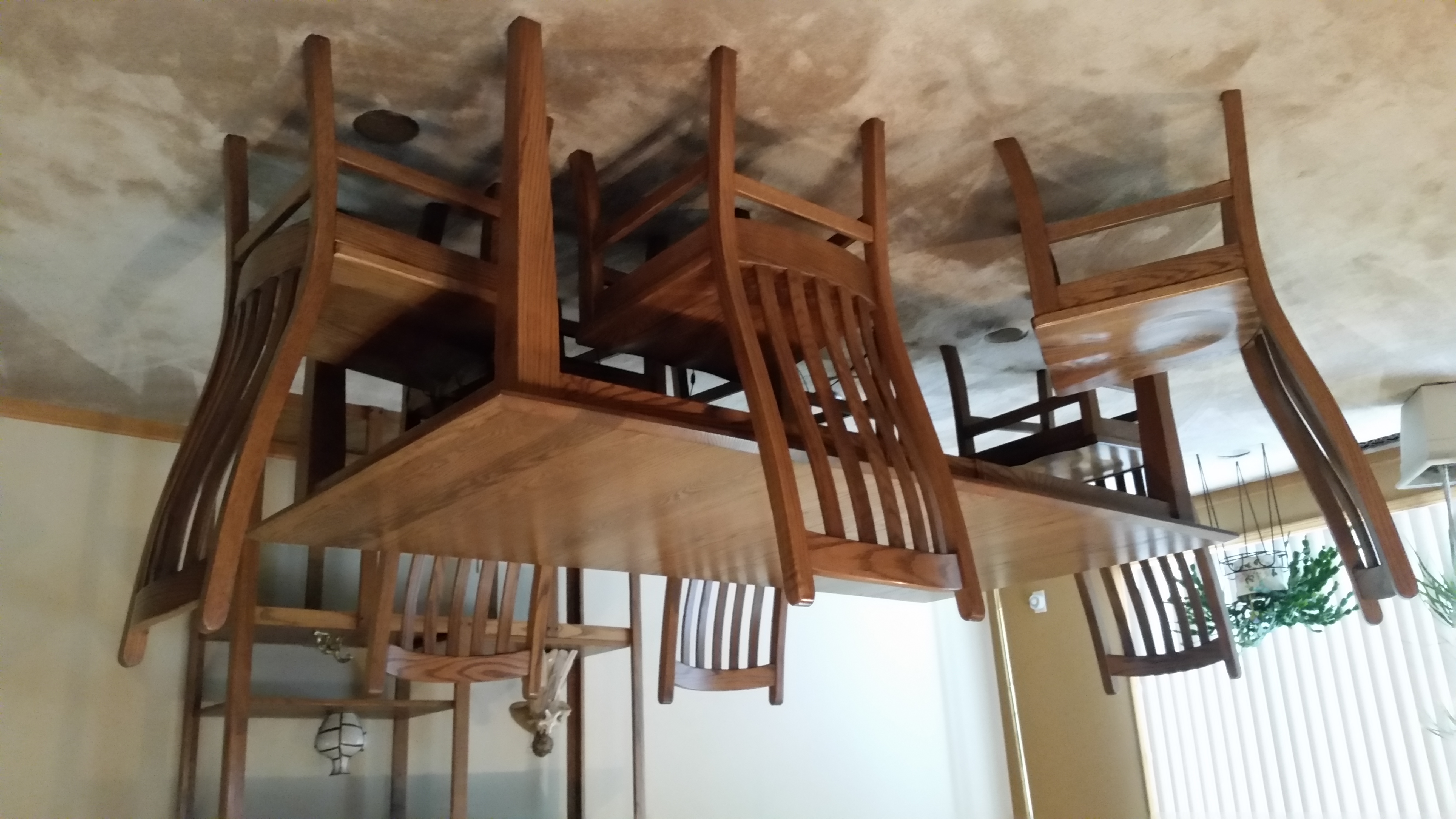 Mission Style Solid Oak Dining Room Table for sale in Mentor OH