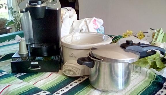 Garage sale in Brownsburg, Indiana of Garage Sale Showcase Member Lyndasz. 3 items currently listed for sale.