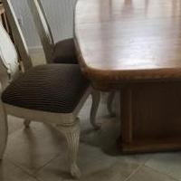 Dining table for sale in Dunedin FL by Garage Sale Showcase member Barbaraflga, posted 06/07/2018