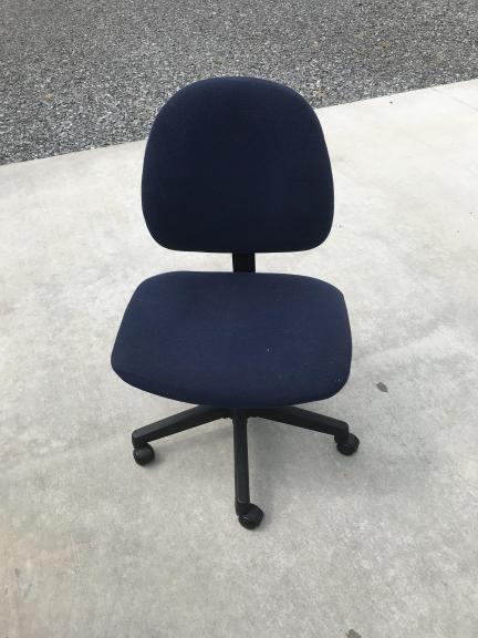 Desk chair for sale in Saint Marys PA